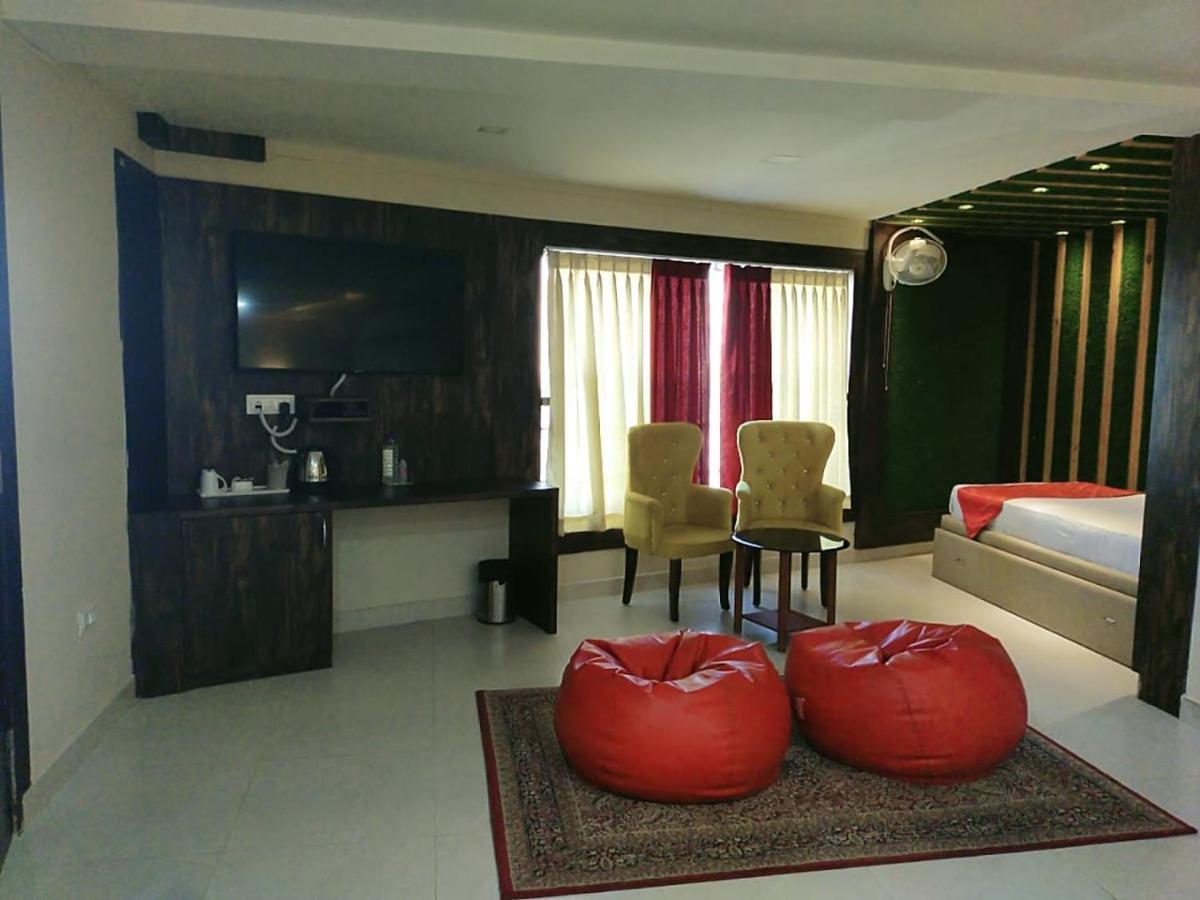 Bensen Hotel Пури Екстериор снимка