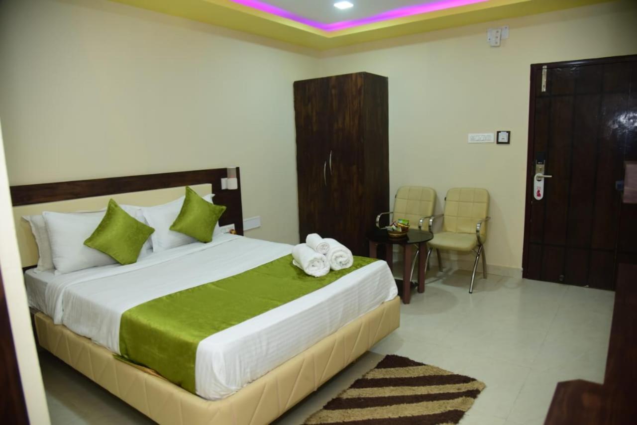 Bensen Hotel Пури Екстериор снимка